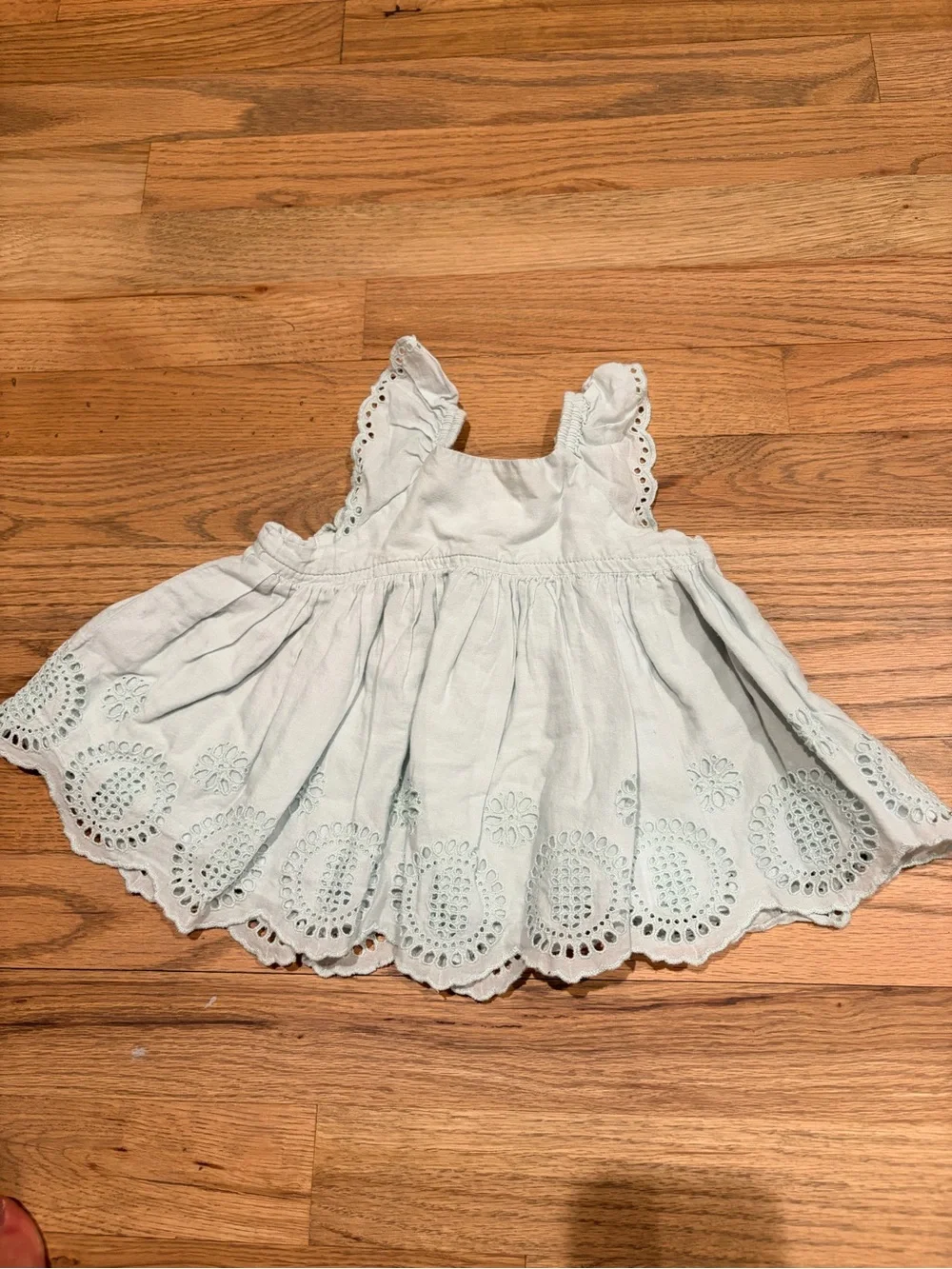 Gap baby girl eyelet flowy shirt with scalloped hem